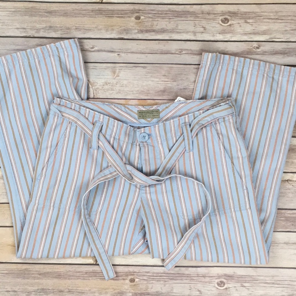 American Eagle Capris Size 4